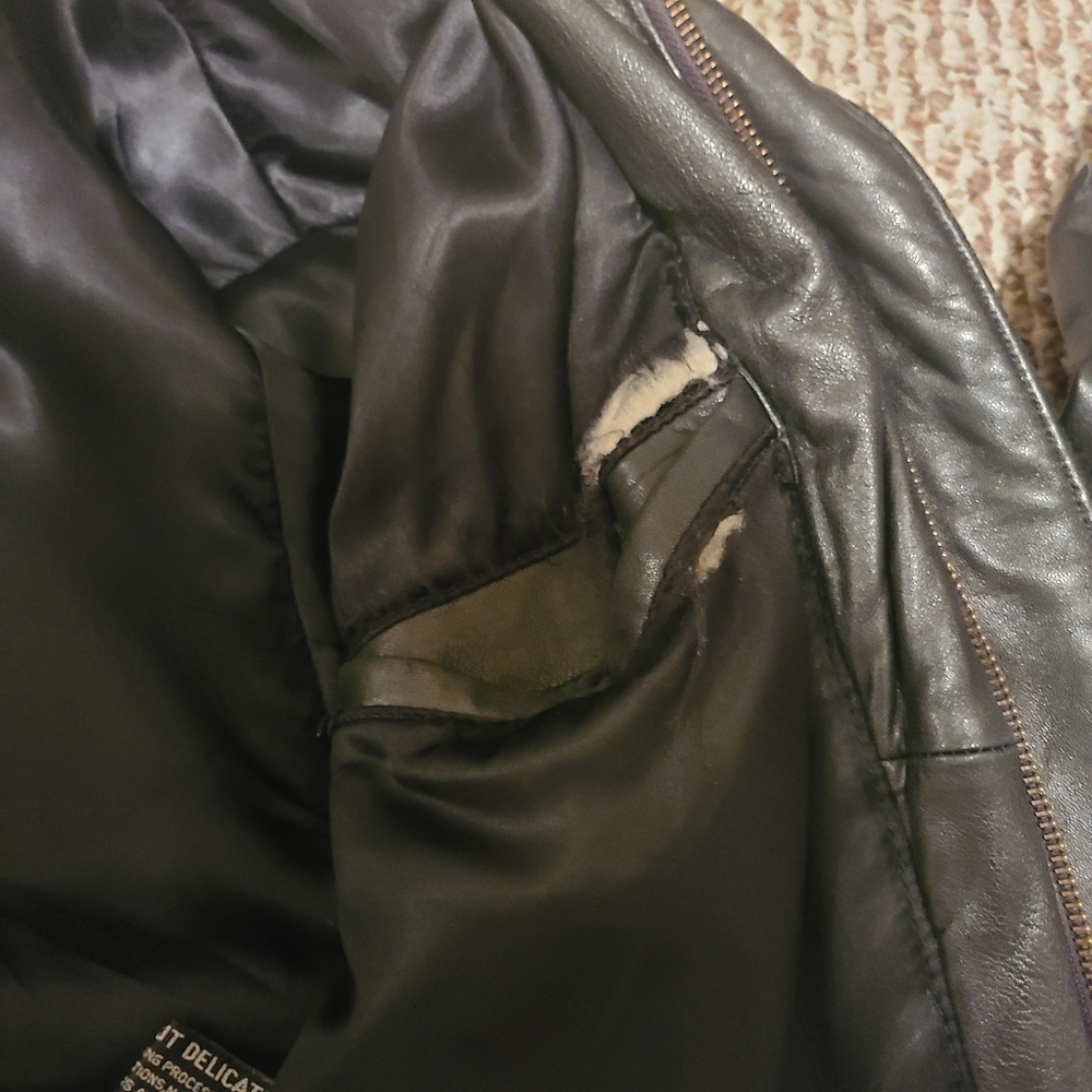 Leather jacket - Picture 5 of 8